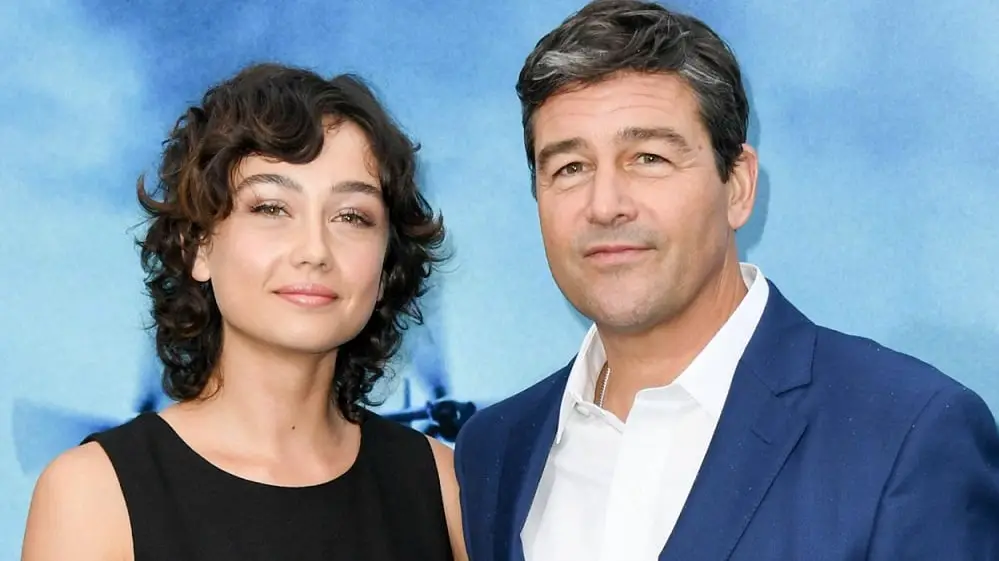 kyle chandler and wife