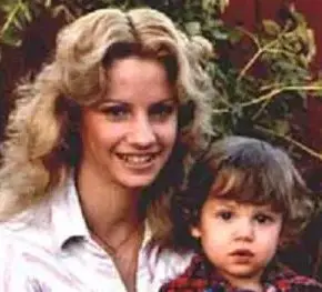 Neil Jason Wharton Mother (Tami Jones )