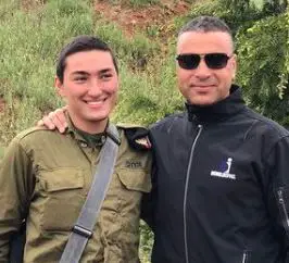 Amir-Tsarfati-with-his-eldest-son-Ariel-Tsarfati