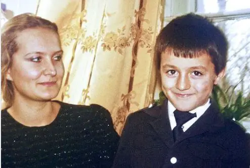 Lex Fridman with his mother (Natalia Malinina) while he was in 2nd grade