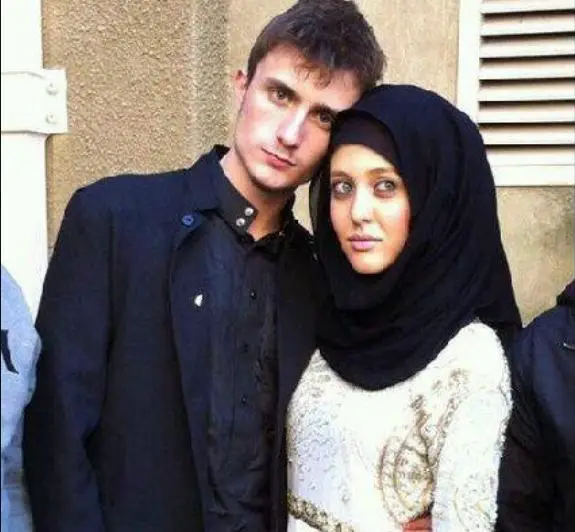 Fatih Seferagic with wife Safiyya Kara
