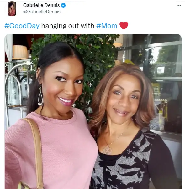 gabrielle-dennis-with-her-mother-1