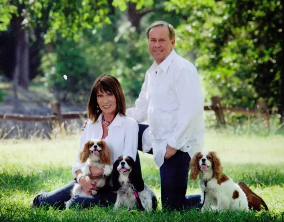 Ron-Sturgeon-with-his-wife-Linda-Allen-and-his-three-dogs
