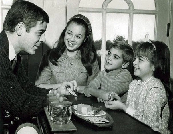 Adelia-Clooney-with-her-family