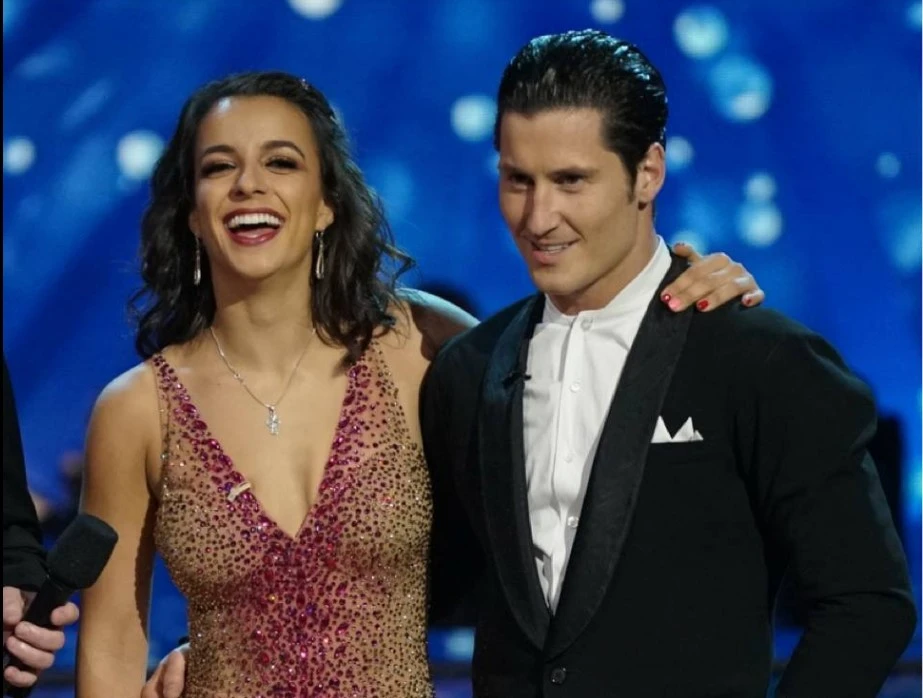 Victoria-Arlen-and-Val-Chmerkovskiy-in-Dancing-with-the-Stars-show