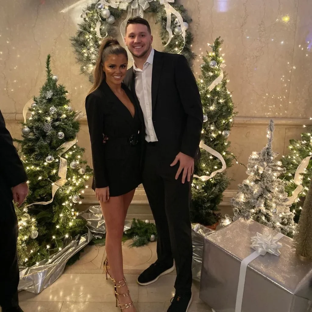 Brittany-Williams-celebrating-christmas-with-her-boyfriend