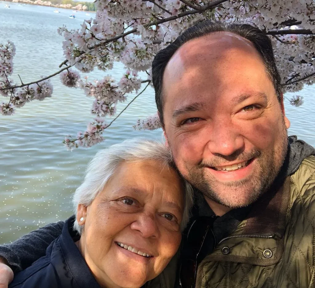 Philip-Rucker-shared-a-picture-of-his-mother-on-mothers-day