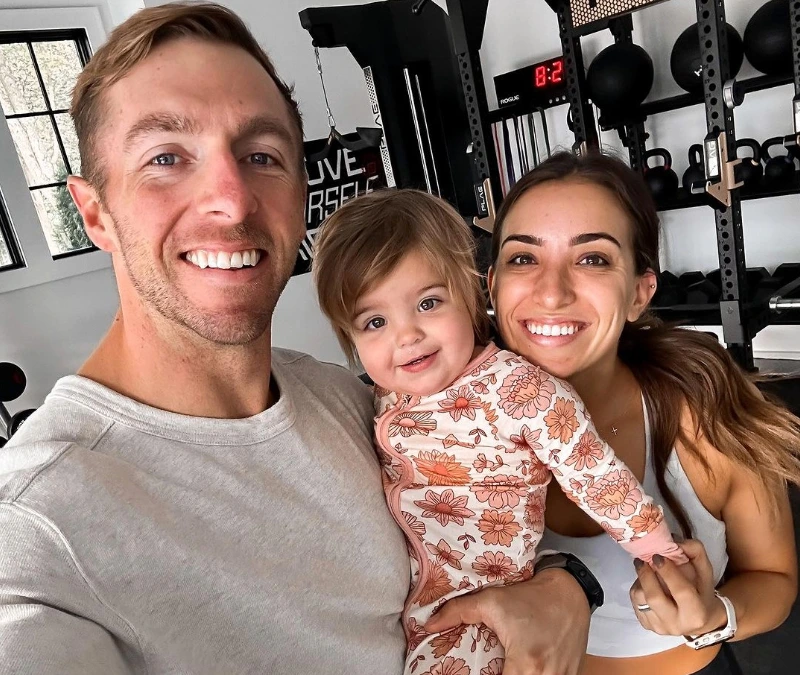 Author-and-Podcaster-Nick-Bare-with-his-wife-and-daughter
